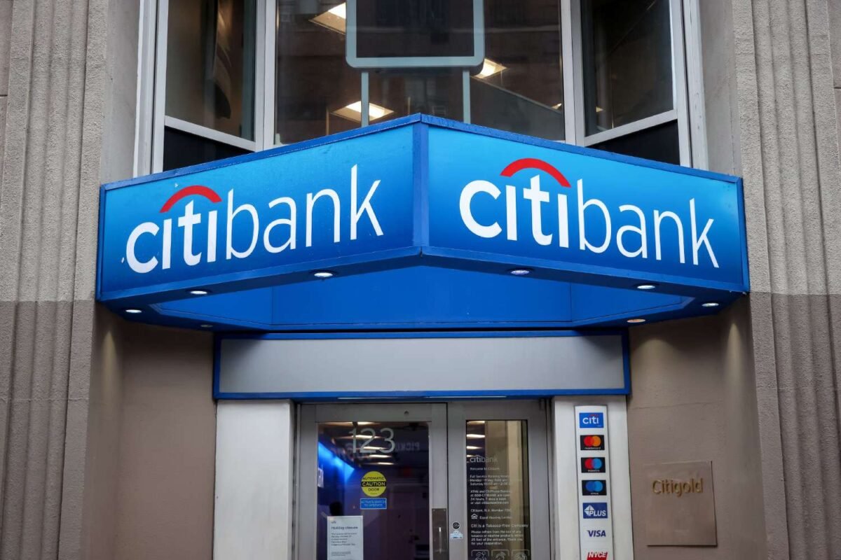 Major Holiday Alert: Are Banks Really Open On New Year’s Eve? Your