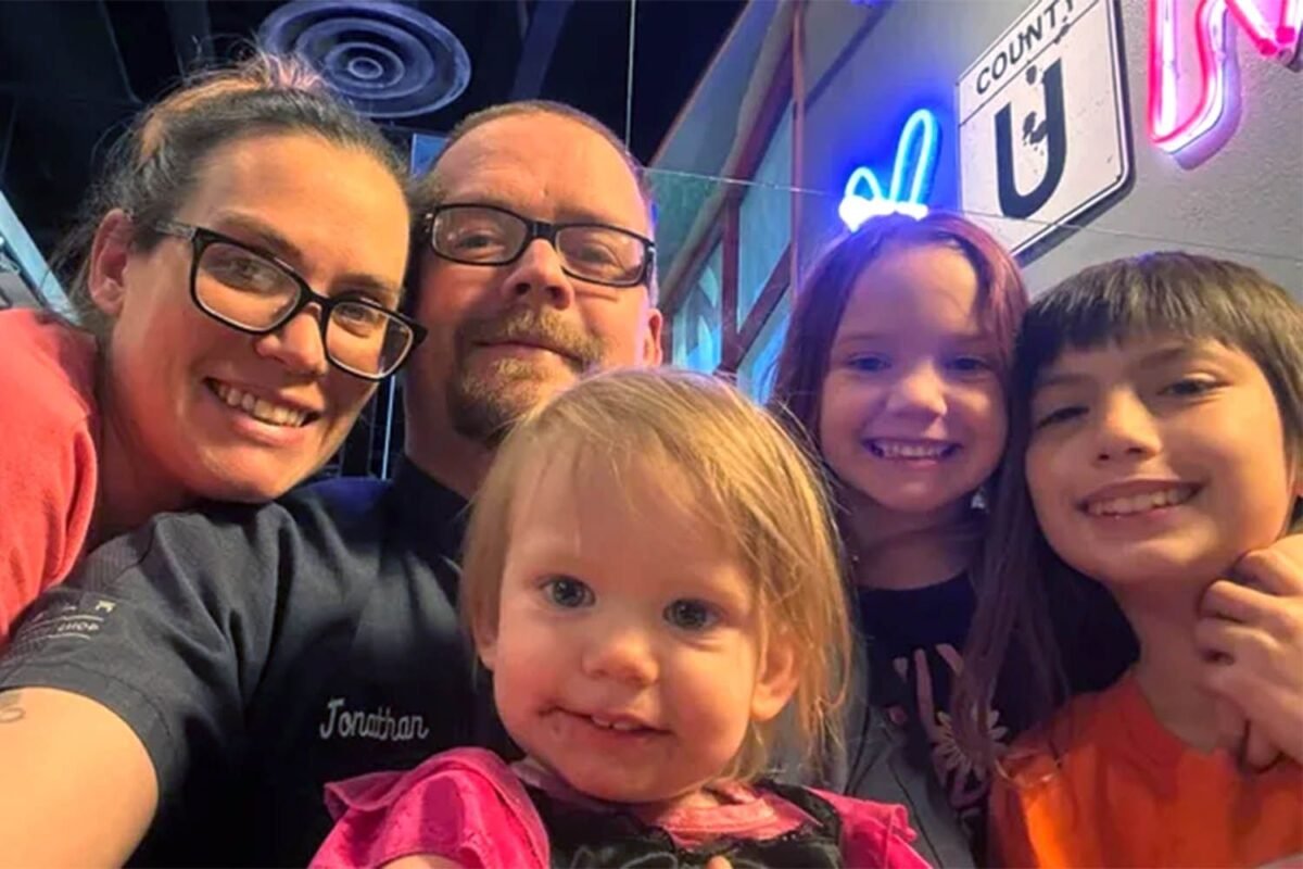 Raging Flames Rock Mesa: The Devastating Early Saturday Apartment Fire You Need