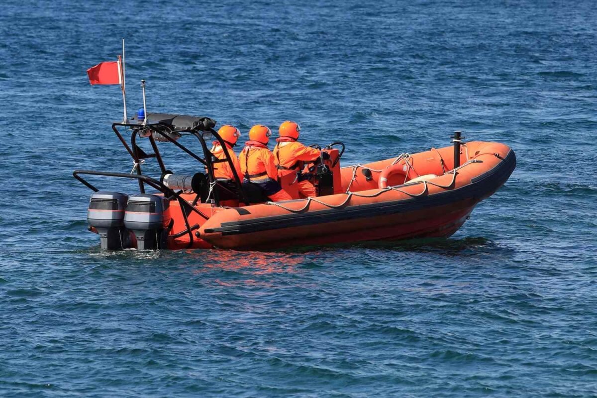 Lost At Sea For Days: Her Unthinkable Survival Secret Revealed – Could