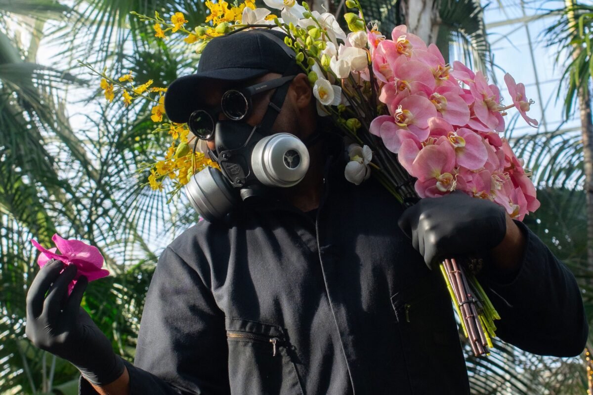 The Iconic Nyc Floral Artist Who’s Allergic To Flowers — And He’s