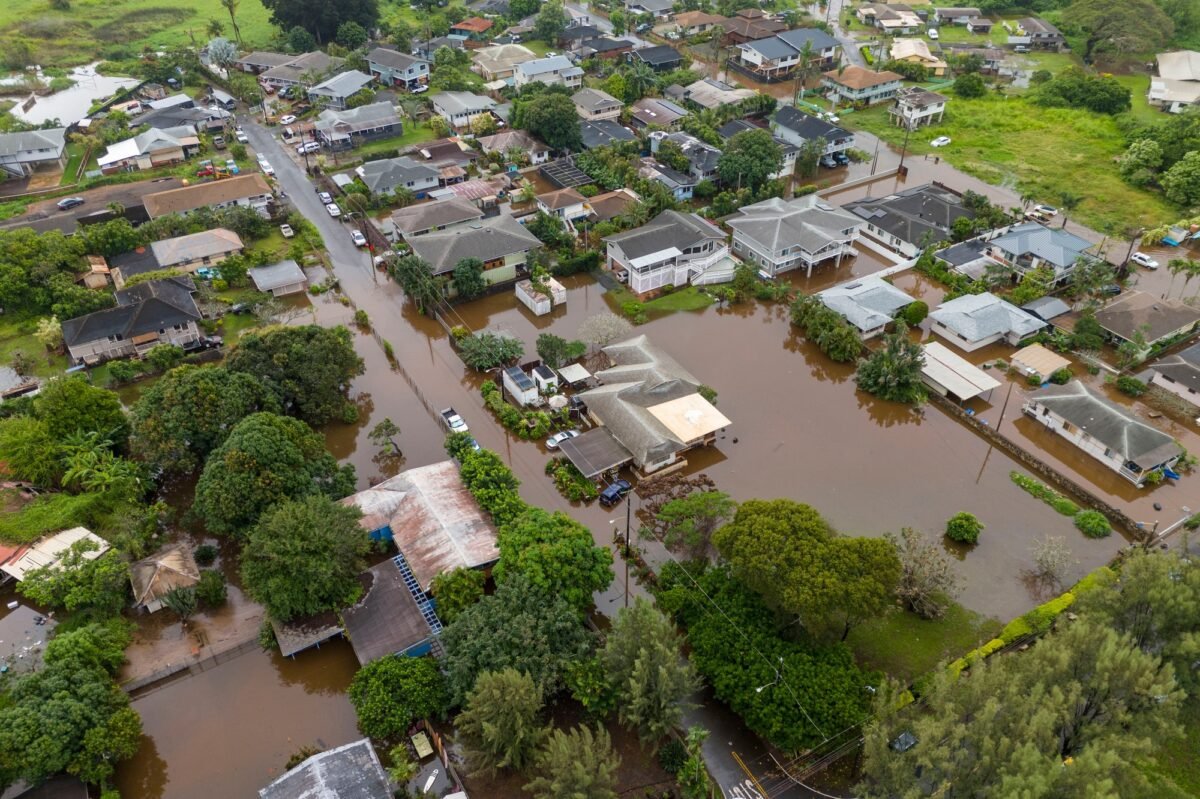 Is A 120 Year Old Dam About To Burst? Over 4,000 Evacuated Amidst Hawaii