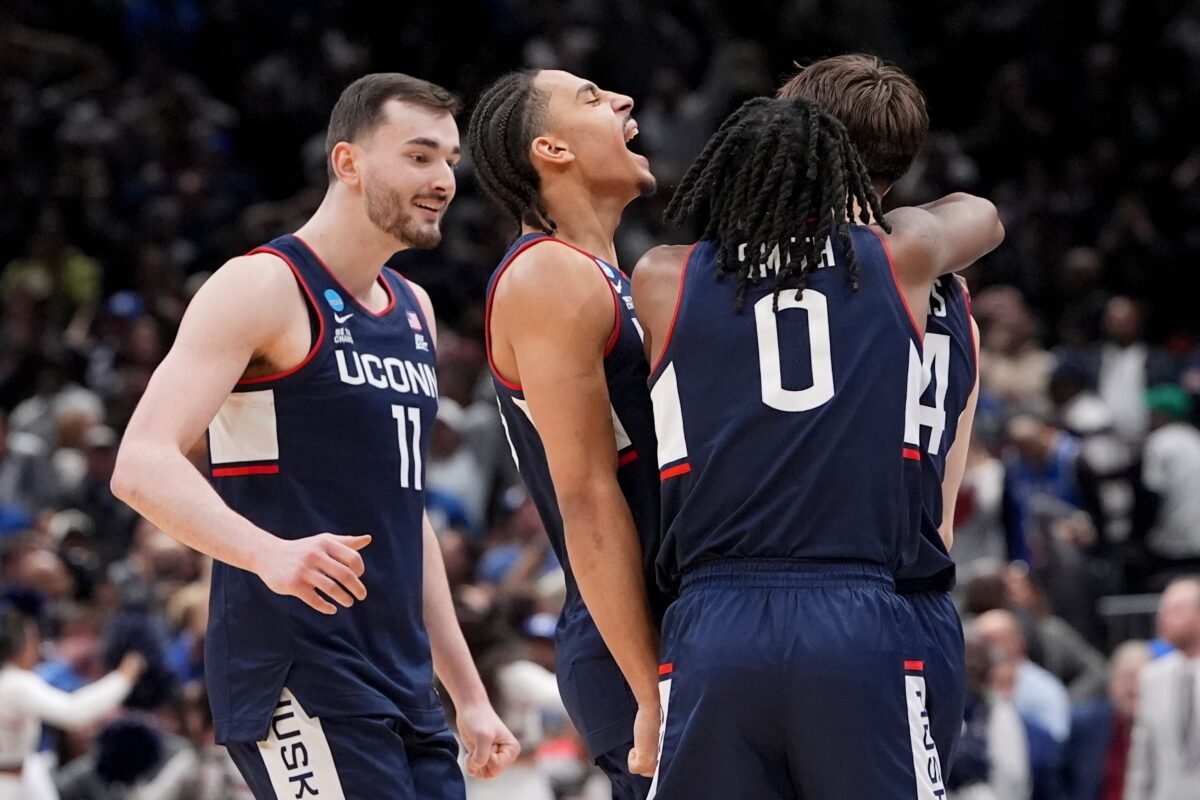 Did Braylon Mullins Just Deliver The Most Insane Buzzer Beater In Huskies Duke History?