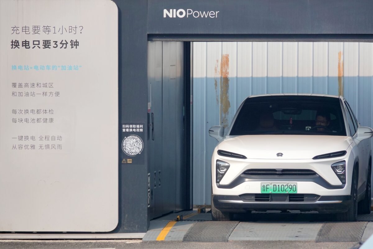 Is Nio’s Battery Swap Tech About To Revolutionize Your Ev Experience?