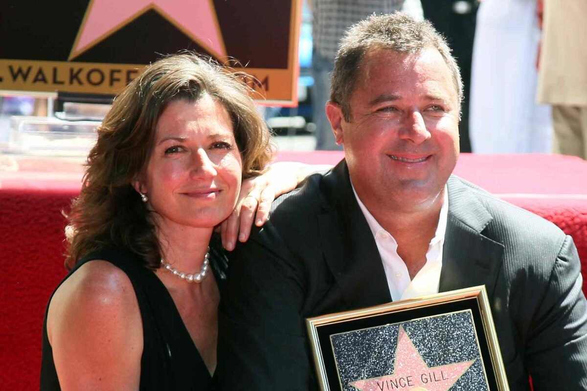 Unbelievable! Amy Grant & Vince Gill’s Love Story Kicked Off While They