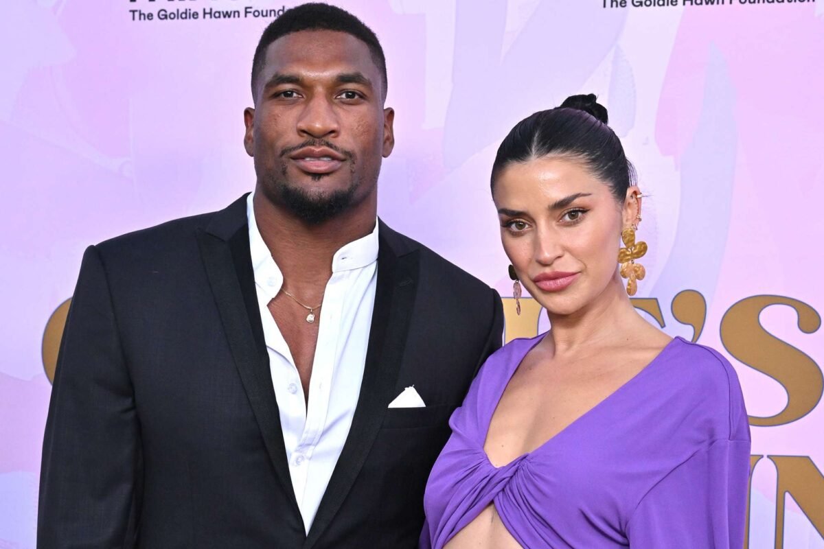 Is This Sports Illustrated Swimsuit Icon Living The Ultimate Nfl Wag Life?