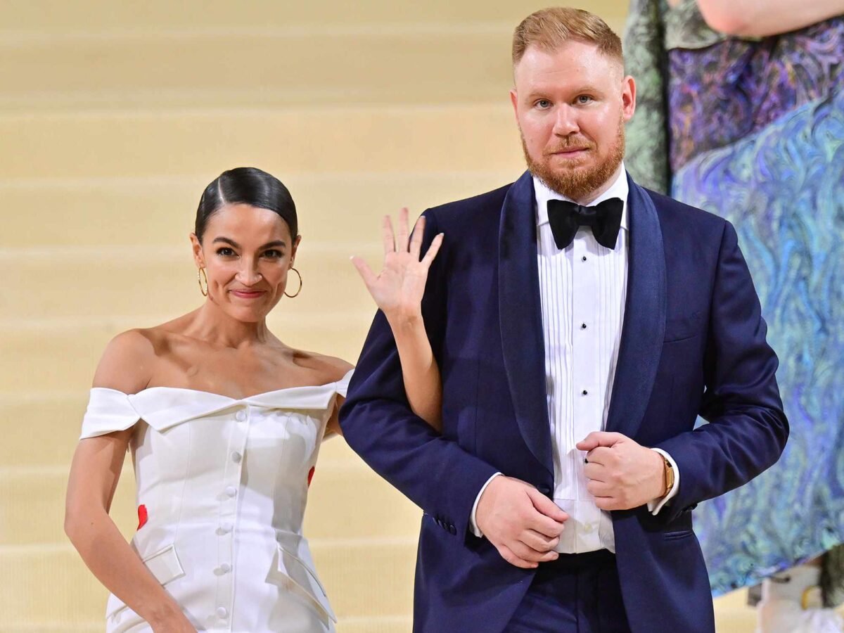 What?! Aoc Was Secretly Engaged In 2022?! The Low Key Alexandria Ocasio Cortez Engagement