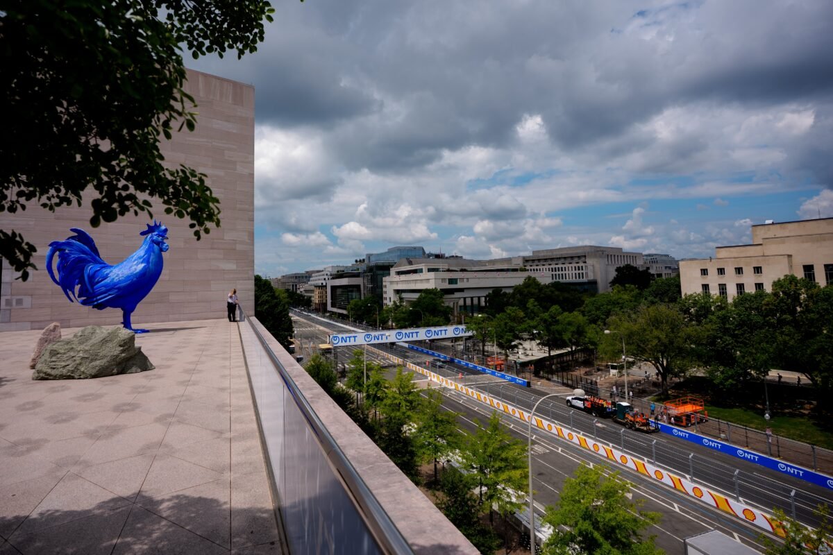 Is This High Speed Race Putting Priceless Smithsonian Artworks At Risk?
